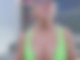 Fit Cougar's Live Sex Cam Show