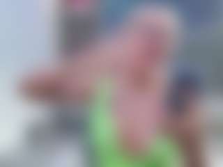 Fit Cougar's Live Sex Cam Show