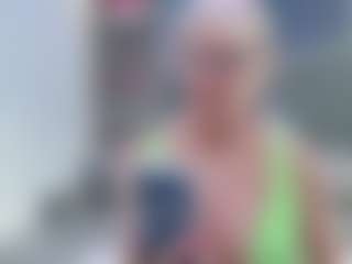Fit Cougar's Live Sex Cam Show