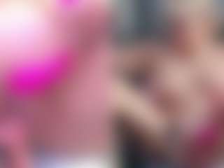 Fit Cougar's Live Sex Cam Show