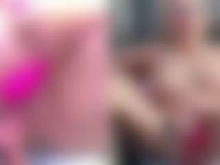 Fit Cougar's Live Sex Cam Show