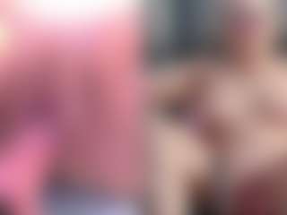 Fit Cougar's Live Sex Cam Show