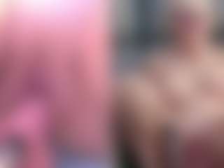 Fit Cougar's Live Sex Cam Show