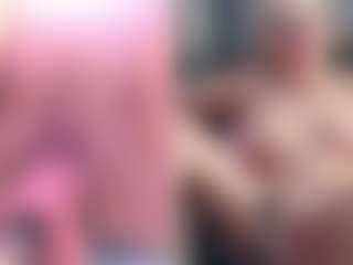Fit Cougar's Live Sex Cam Show