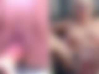 Fit Cougar's Live Sex Cam Show