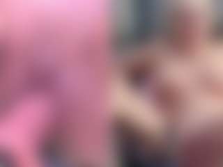 Fit Cougar's Live Sex Cam Show
