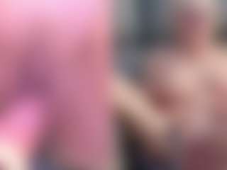 Fit Cougar's Live Sex Cam Show