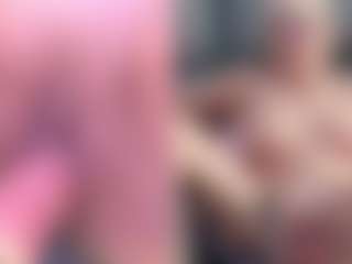 Fit Cougar's Live Sex Cam Show