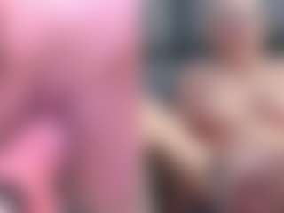 Fit Cougar's Live Sex Cam Show