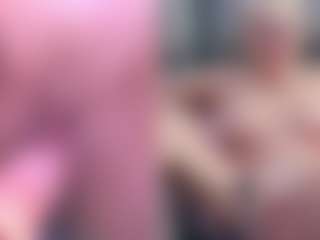 Fit Cougar's Live Sex Cam Show