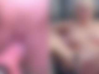 Fit Cougar's Live Sex Cam Show