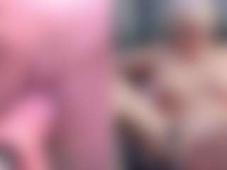 Fit Cougar's Live Sex Cam Show