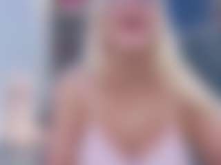Fit Cougar's Live Sex Cam Show