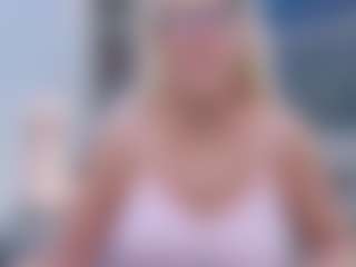 Fit Cougar's Live Sex Cam Show