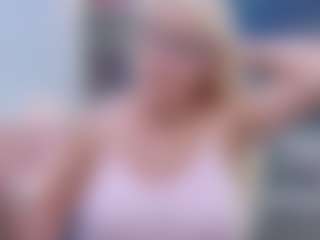 Fit Cougar's Live Sex Cam Show