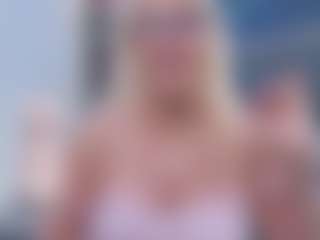 Fit Cougar's Live Sex Cam Show