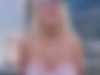 Fit Cougar's Live Sex Cam Show