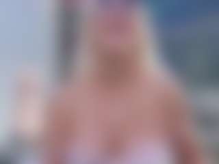 Fit Cougar's Live Sex Cam Show