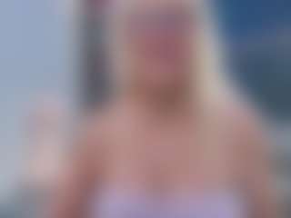 Live cam show with Fit Cougar - Blonde Hair MILF on AdultVida.com