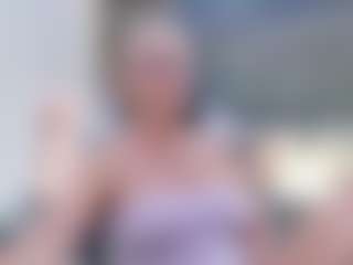 Fit Cougar's Live Sex Cam Show