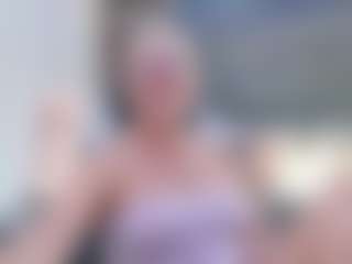 Fit Cougar's Live Sex Cam Show