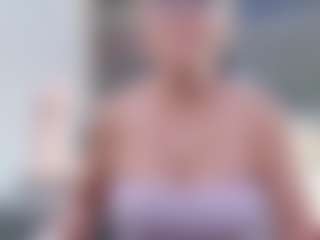 Fit Cougar's Live Sex Cam Show