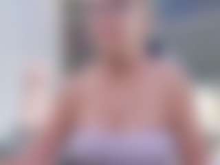 Fit Cougar's Live Sex Cam Show