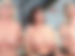 Fit Cougar's Live Sex Cam Show