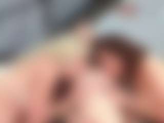 Fit Cougar's Live Sex Cam Show