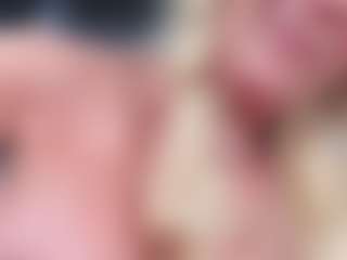 Fit Cougar's Live Sex Cam Show