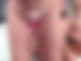 Fit Cougar's Live Sex Cam Show