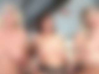 Fit Cougar's Live Sex Cam Show