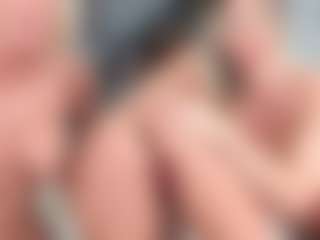 Fit Cougar's Live Sex Cam Show