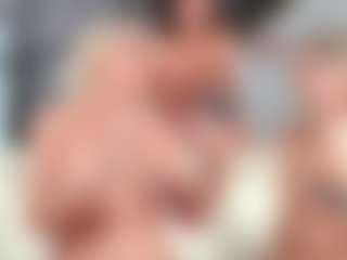Fit Cougar's Live Sex Cam Show