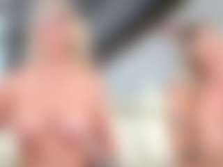 Fit Cougar's Live Sex Cam Show