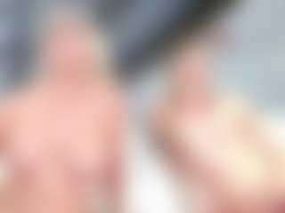 Fit Cougar's Live Sex Cam Show