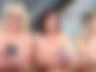 Fit Cougar's Live Sex Cam Show