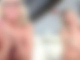 Fit Cougar's Live Sex Cam Show