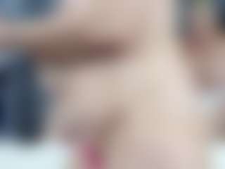 Fit Cougar's Live Sex Cam Show