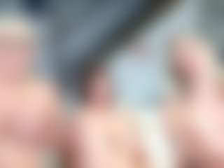 Fit Cougar's Live Sex Cam Show