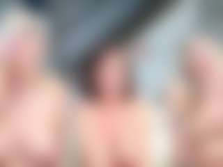 Fit Cougar's Live Sex Cam Show