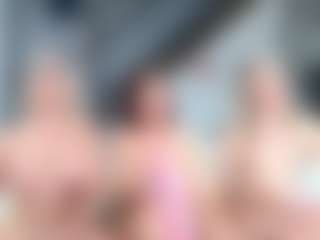 Fit Cougar's Live Sex Cam Show