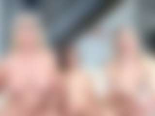 Fit Cougar's Live Sex Cam Show