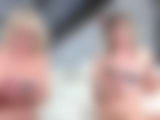 Fit Cougar's Live Sex Cam Show