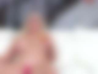 Fit Cougar's Live Sex Cam Show