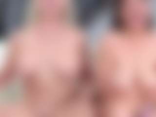 Fit Cougar's Live Sex Cam Show