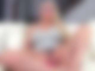 Fit Cougar's Live Sex Cam Show
