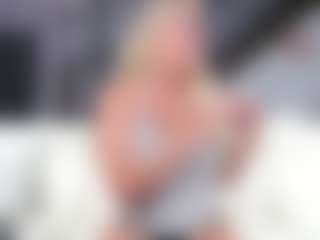 Fit Cougar's Live Sex Cam Show