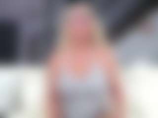 Fit Cougar's Live Sex Cam Show