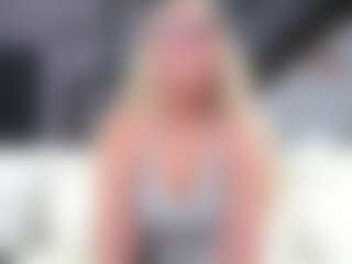 Fit Cougar's Live Sex Cam Show